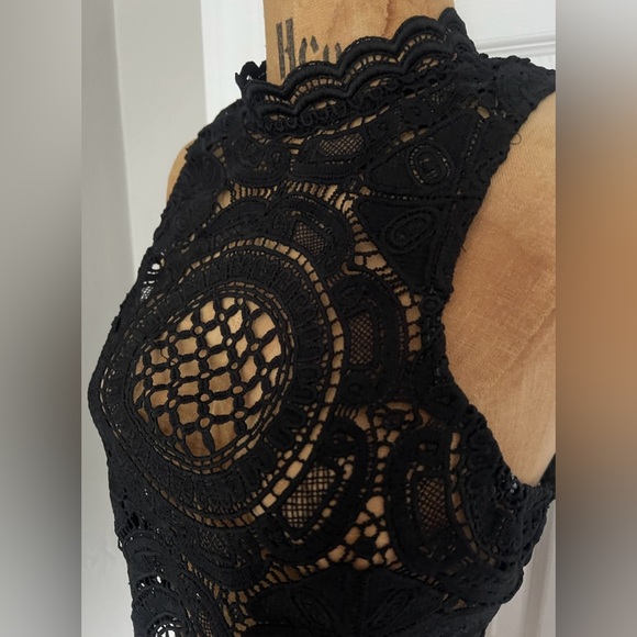 Windsor Black Lace Zip Up Top EUC L - Picture 3 of 9